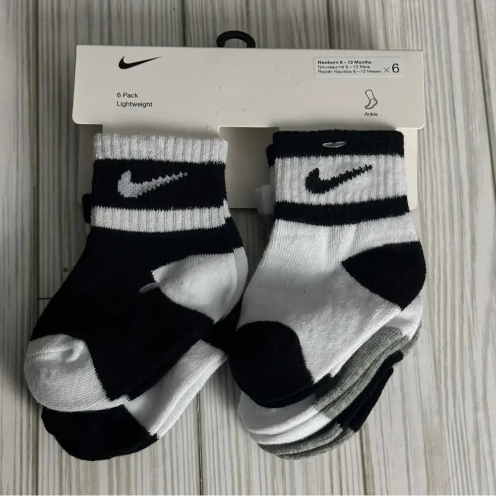 Nike Newborn Baby Variety Pack Non Slip Athletic Socks  Black and White  6-12M